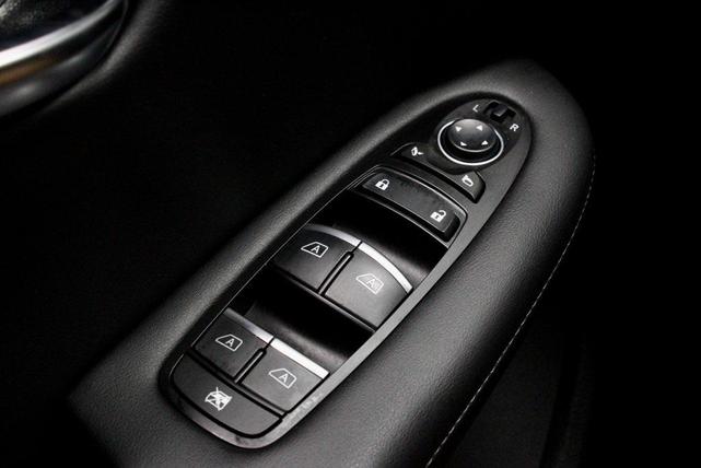 Photo of 2024 Lunar White INFINITI QX50