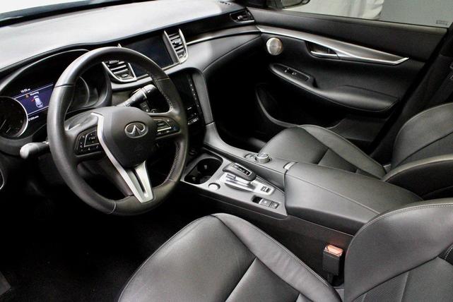 Photo of 2024 Lunar White INFINITI QX50