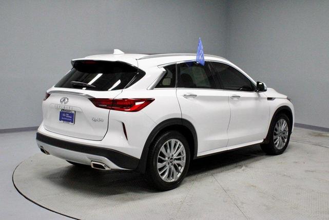 Photo of 2024 Lunar White INFINITI QX50