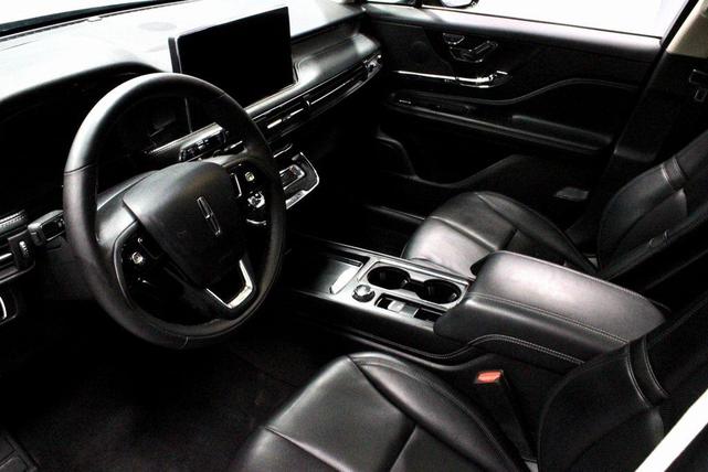 Photo of 2023 Infinite Black Metallic Clearcoat Lincoln Corsair