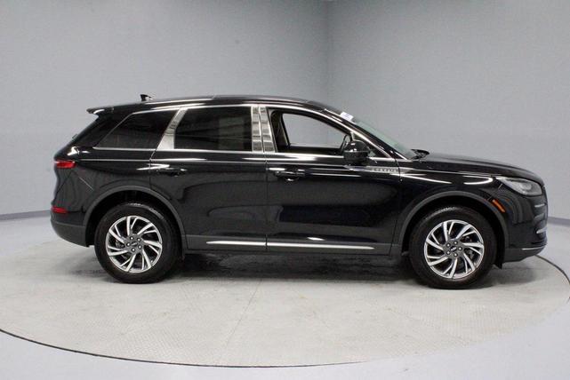 Photo of 2023 Infinite Black Metallic Clearcoat Lincoln Corsair