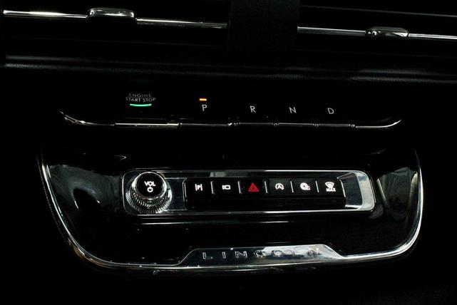 Photo of 2023 Infinite Black Metallic Clearcoat Lincoln Corsair