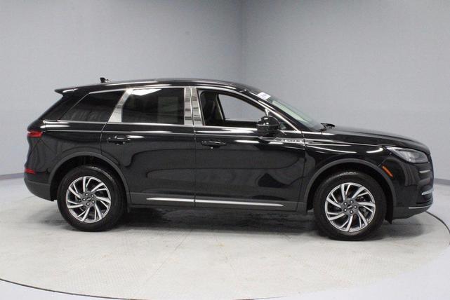 Photo of 2023 Infinite Black Metallic Clearcoat Lincoln Corsair