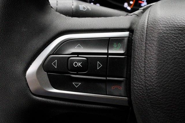Photo of 2024 Diamond Black Crystal Pearlcoat Jeep Compass