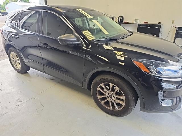 Photo of 2022 Agate Black Metallic Ford Escape