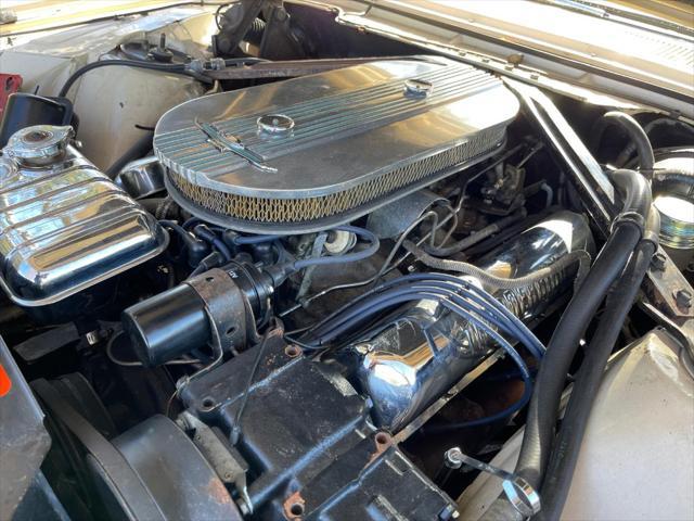 Photo of 1963 Beige Ford Thunderbird