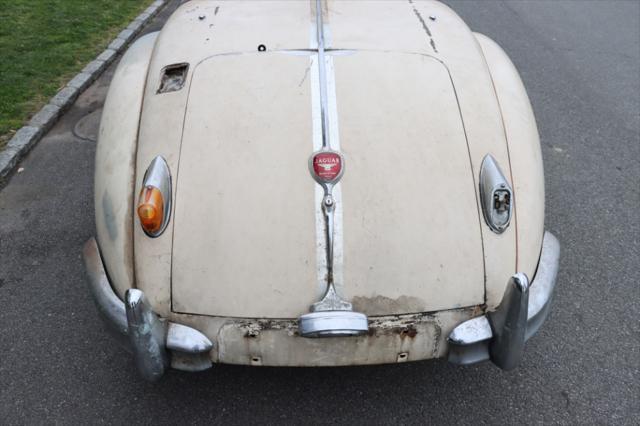 Photo of 1957 Ivory Jaguar XK 140