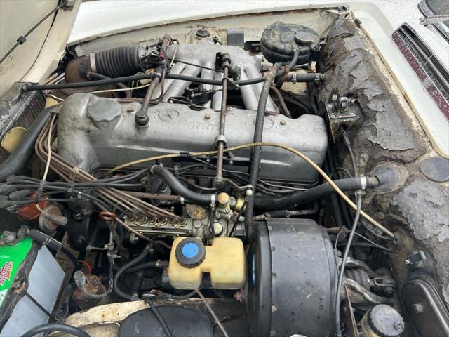 Photo of 1965 White Mercedes-Benz 230SL