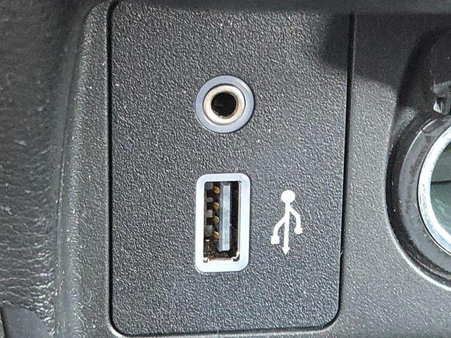 Photo of 2023 Super Black Metallic Nissan Versa
