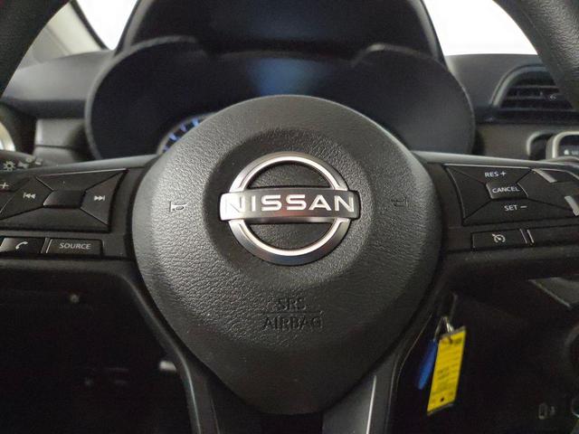 Photo of 2023 Super Black Metallic Nissan Versa