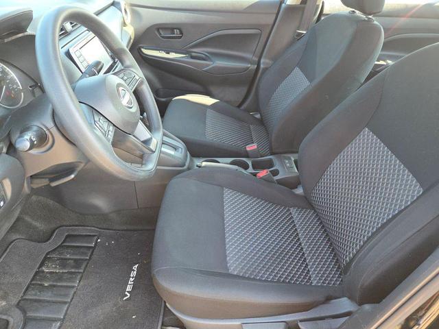Photo of 2023 Super Black Metallic Nissan Versa