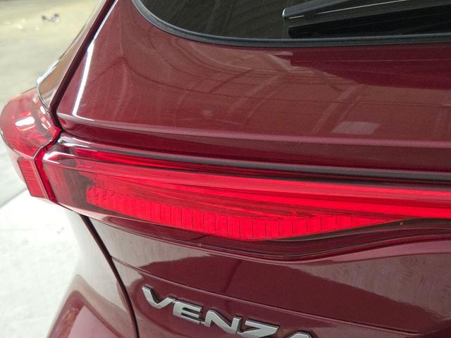 Photo of 2023 Ruby Flare Pearl Toyota Venza