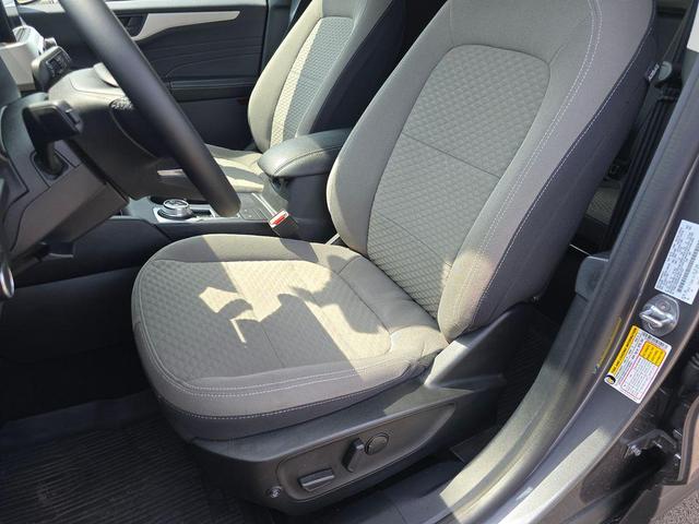 Photo of 2022 Carbonized Gray Metallic Ford Escape