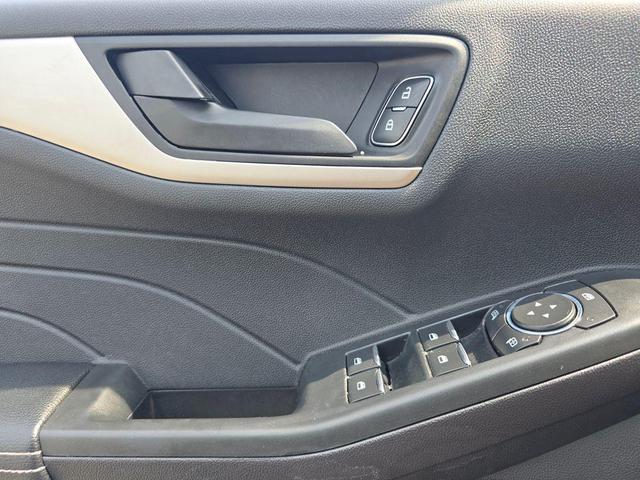 Photo of 2022 Carbonized Gray Metallic Ford Escape