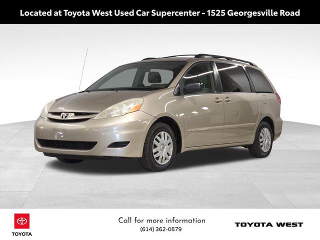 Photo of 2007 Desert Sand Mica Toyota Sienna