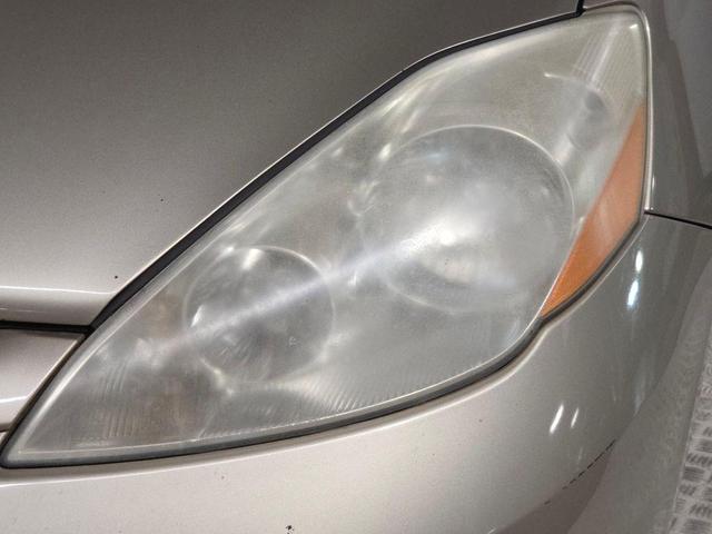 Photo of 2007 Desert Sand Mica Toyota Sienna