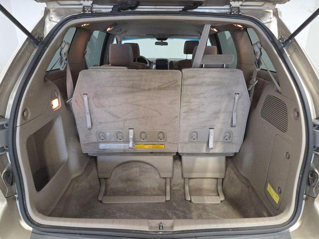 Photo of 2007 Desert Sand Mica Toyota Sienna