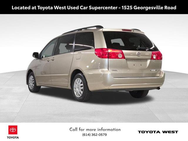 Photo of 2007 Desert Sand Mica Toyota Sienna