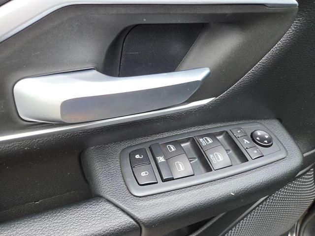 Photo of 2020 Diamond Black Crystal Pearlcoat RAM 1500
