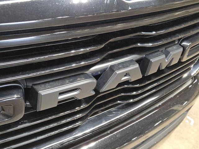 Photo of 2020 Diamond Black Crystal Pearlcoat RAM 1500