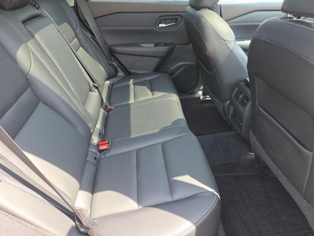 Photo of 2022 Brilliant Silver Metallic Nissan Rogue