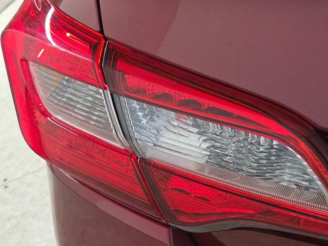 Photo of 2017 Venetian Red Pearl Subaru Legacy