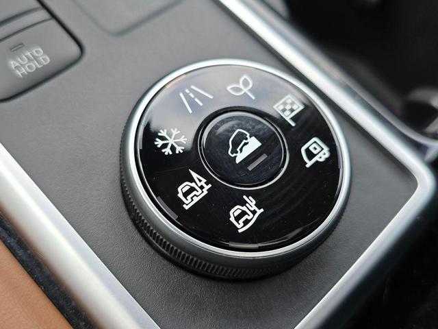 Photo of 2024 Gun Metallic Nissan Pathfinder