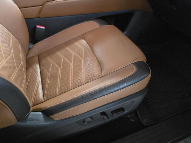 Photo of 2024 Gun Metallic Nissan Pathfinder