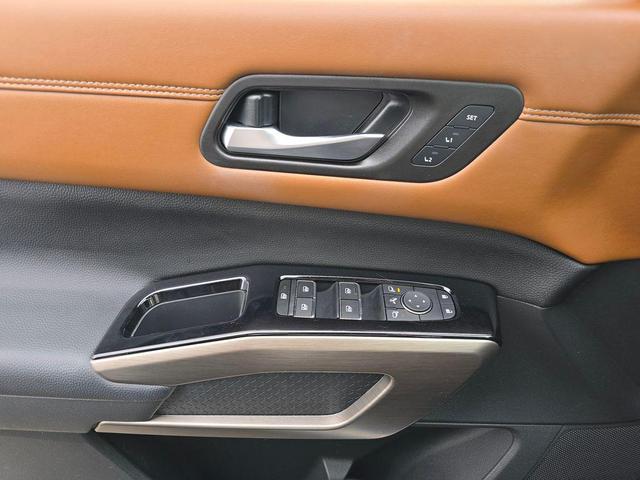 Photo of 2024 Gun Metallic Nissan Pathfinder