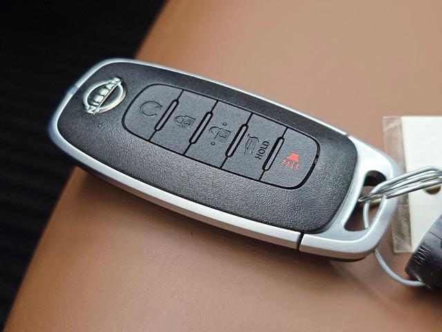 Photo of 2024 Gun Metallic Nissan Pathfinder