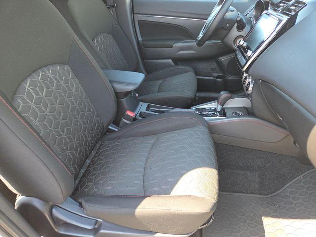 Photo of 2024 White Diamond Mitsubishi Outlander Sport