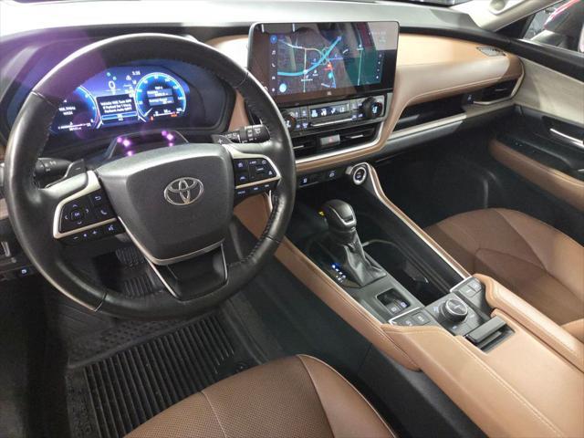 Photo of 2024 Ruby Flare Pearl Toyota Grand Highlander