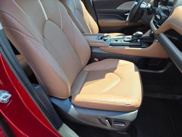 Photo of 2024 Ruby Flare Pearl Toyota Grand Highlander