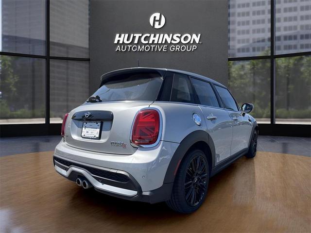 Photo of 2024 Silver MINI Hardtop