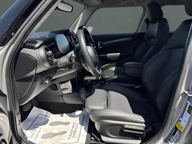 Photo of 2024 Silver MINI Hardtop