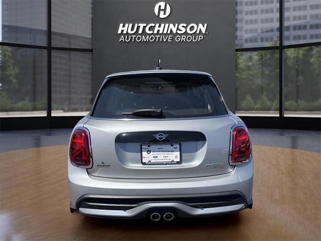 Photo of 2024 Silver MINI Hardtop