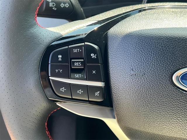 Photo of 2025 White Metallic Ford Explorer