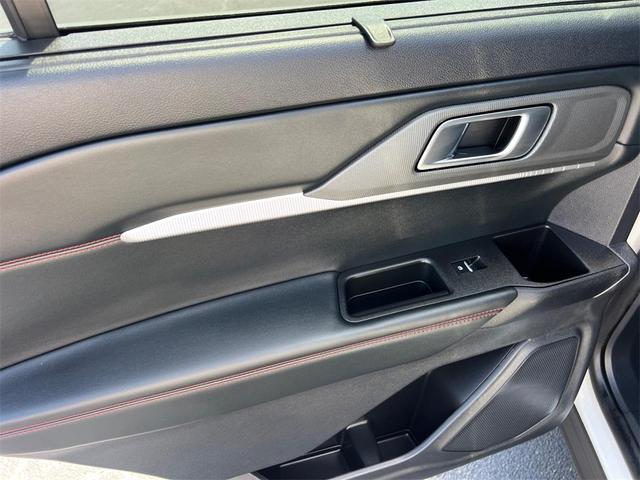 Photo of 2025 White Metallic Ford Explorer