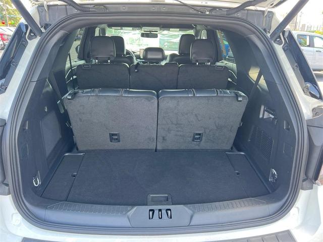 Photo of 2025 White Metallic Ford Explorer