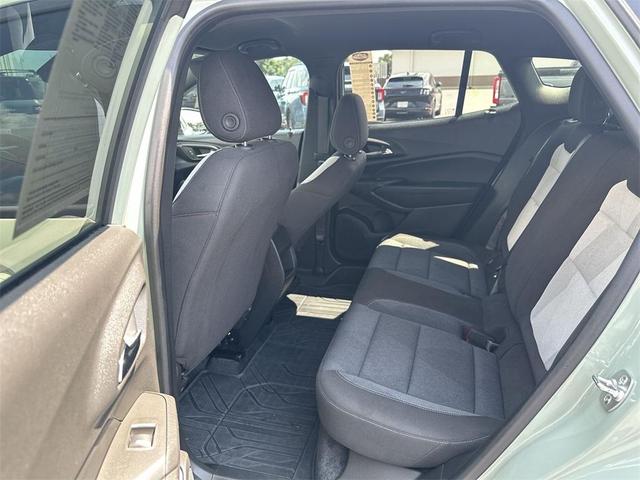 Photo of 2024 Green Chevrolet Trax