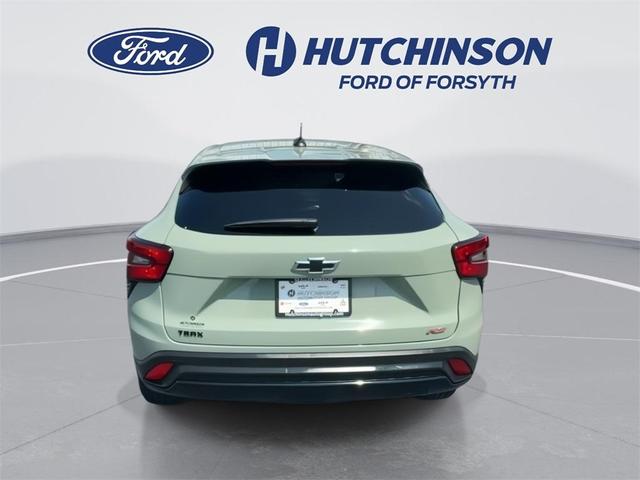 Photo of 2024 Green Chevrolet Trax