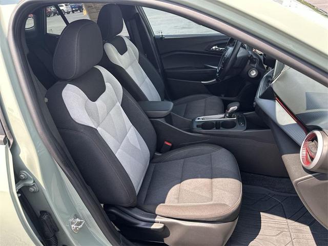 Photo of 2024 Green Chevrolet Trax