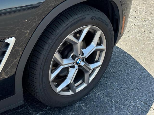 Photo of 2023 Black Sapphire Metallic BMW X3