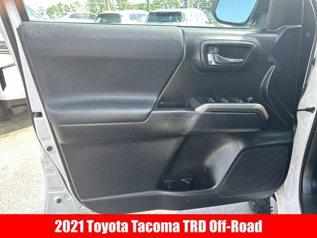 Photo of 2021 Super White Toyota Tacoma