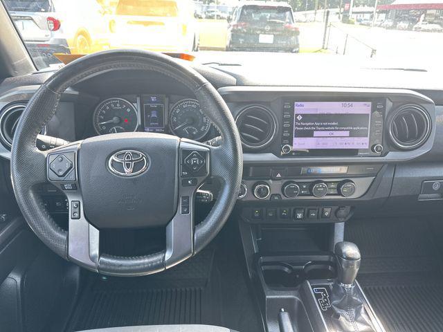 Photo of 2021 Super White Toyota Tacoma