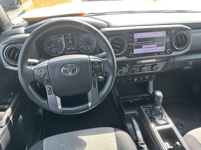 Photo of 2021 Super White Toyota Tacoma