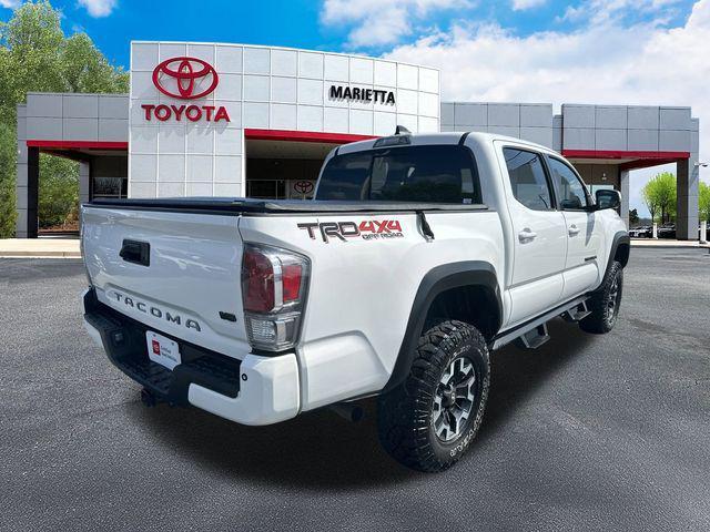 Photo of 2021 Super White Toyota Tacoma