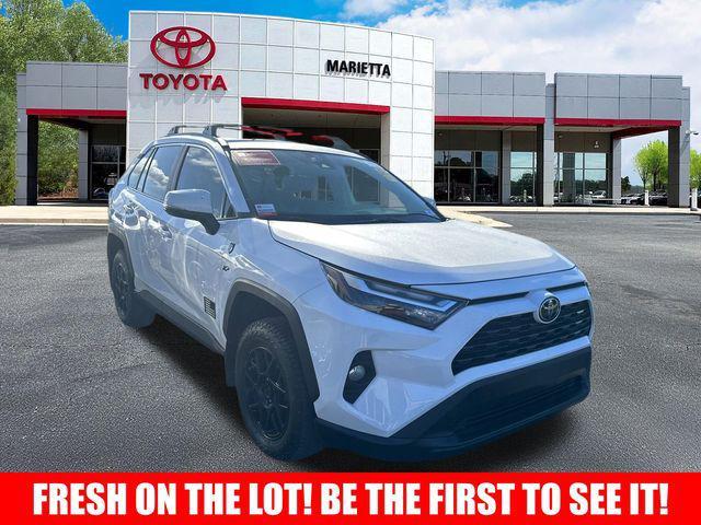 Photo of 2023 Ice Cap Toyota RAV4