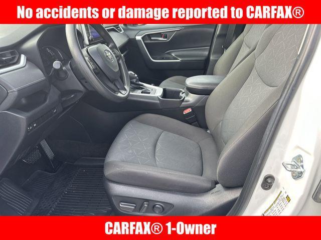 Photo of 2024 Ice Cap Toyota RAV4