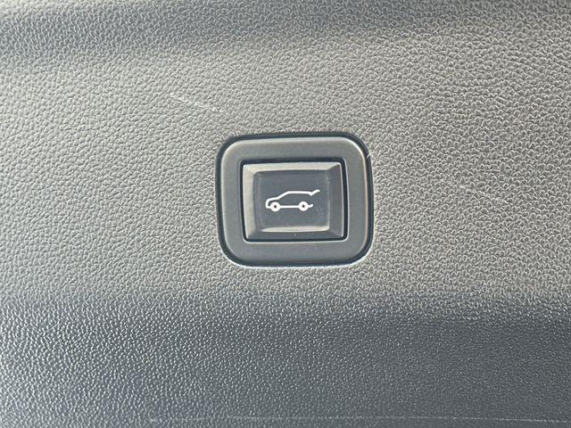 Photo of 2021 Summit White Chevrolet Tahoe